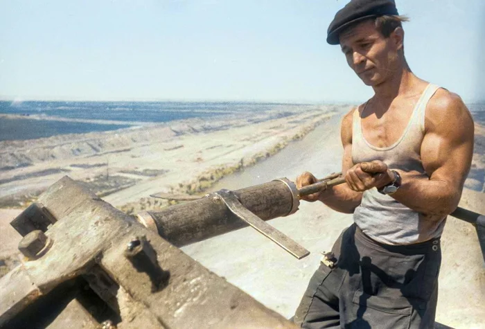 Подборка простых и потрясающих фотографий эпохи СССР. 20 раскрашенных фотографий, Часть XX Старое фото, 20 век, СССР, Сделано в СССР, Детство в СССР, Фотография, 60-е, 70-е, 80-е, 50-е, 40-е, Колоризация, Длиннопост