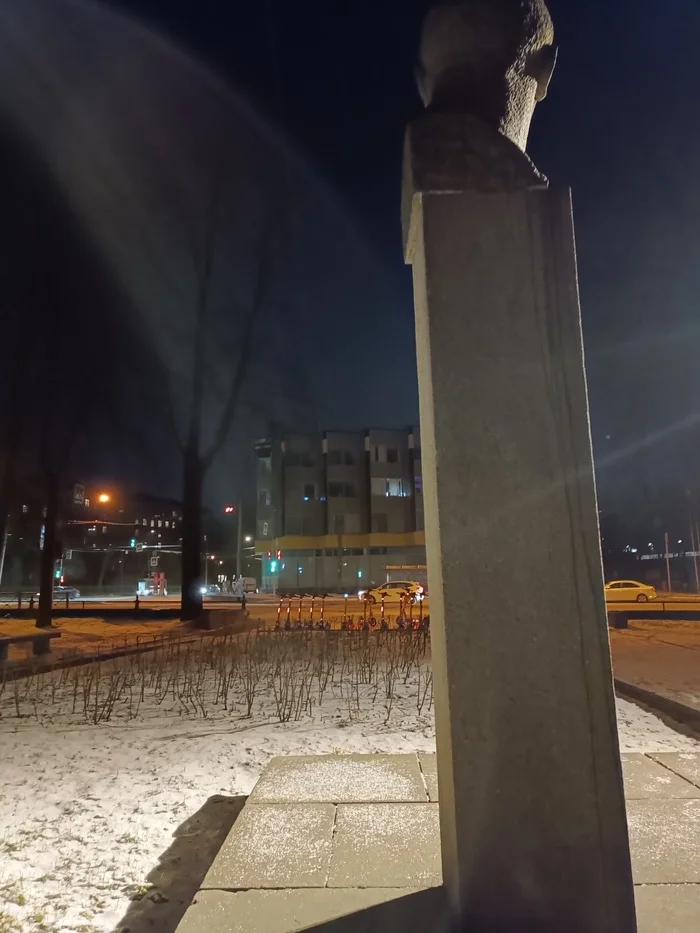 Lenin and Evil - My, Lenin, Evil, Electric scooter, Saint Petersburg, Confrontation, Longpost, Scooter rental, Lenin monument, Night city