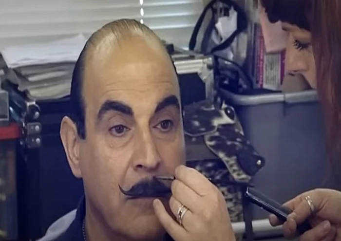 Как снимали сериал Пуаро Агаты Кристи: кадры со съемок и интересные факты Актеры и актрисы, Классика, Фото со съемок, Эркюль Пуаро, Дэвид Суше, Агата Кристи, Экранизация, Яндекс Дзен (ссылка), Ностальгия, Длиннопост