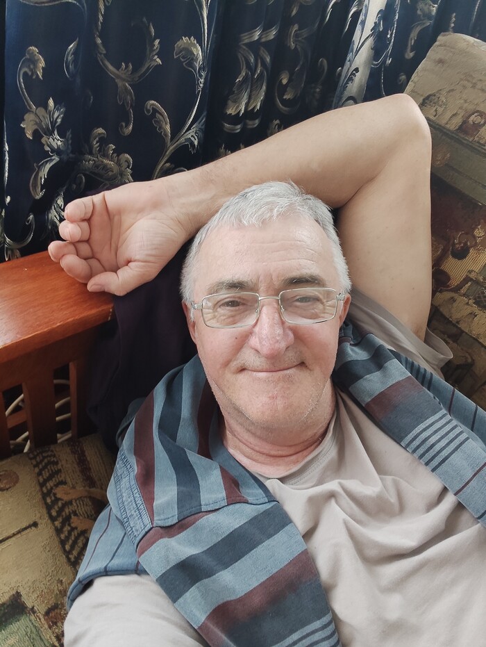 Уже сутки как дед пикабушник