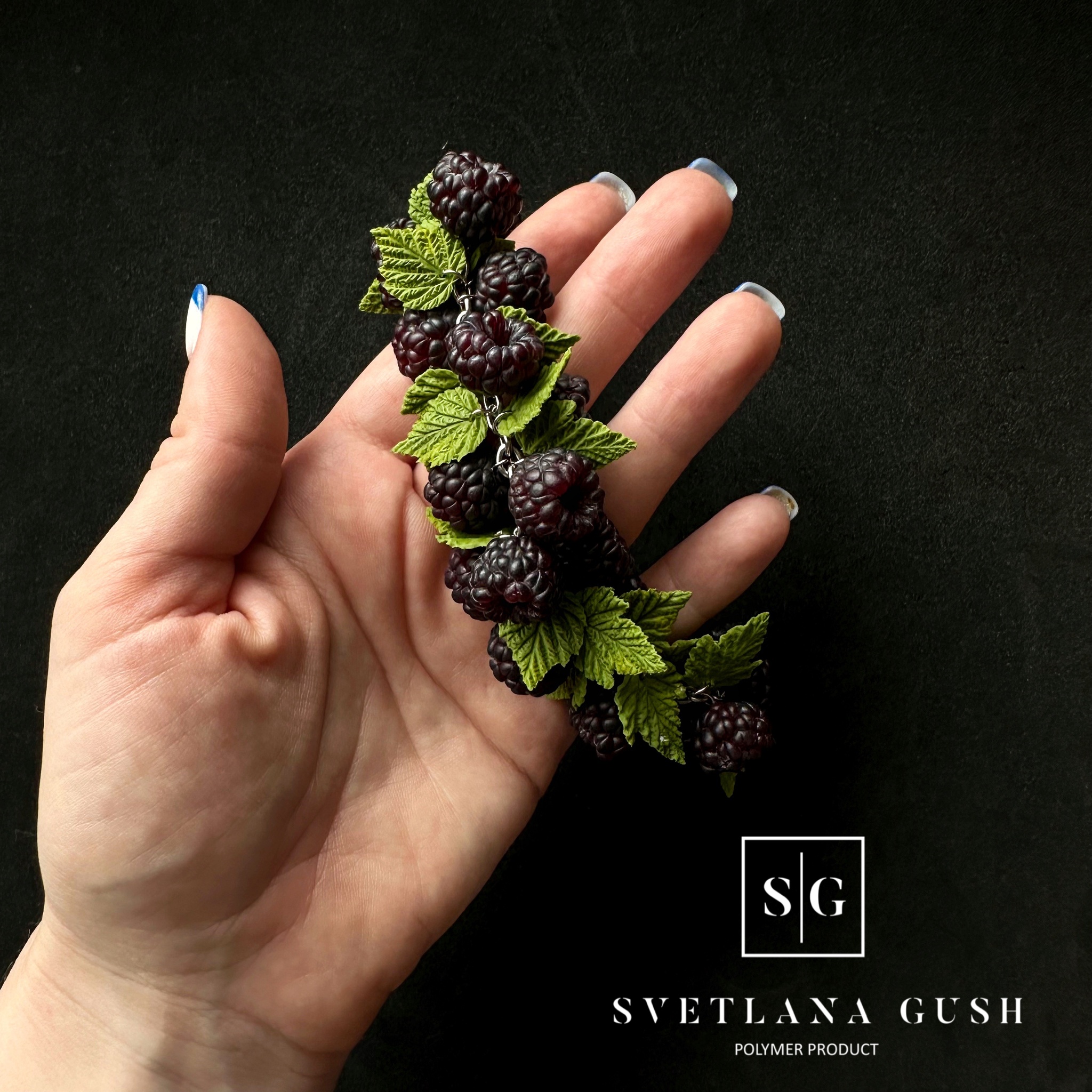 Малиновый браслет