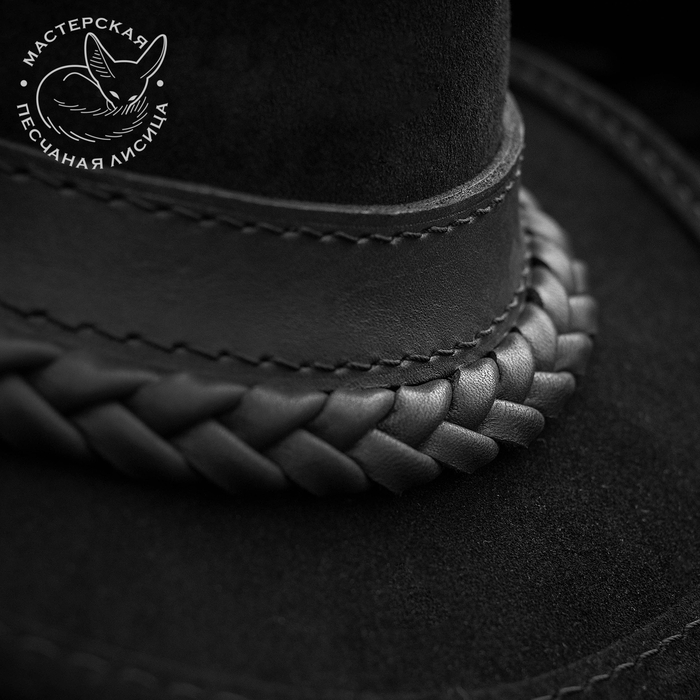 шляпа из кожи