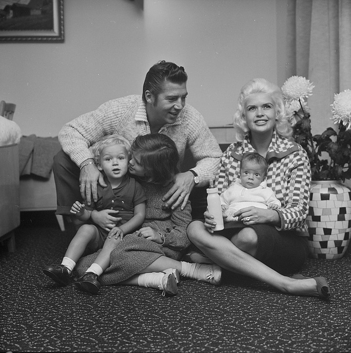  ,   ( )     1960-  ()