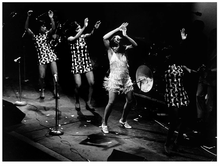  Ҹ  The Ikettes. Fillmore East,  1970.
