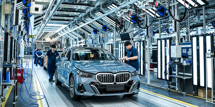 Совместное предприятие немецкой BMW и китайской Brilliance Auto. Основными задачами компании являются производство, распределение и продажа легковых автомобилей марки BMW в Китае.