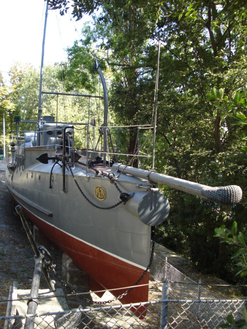 Носовая часть и якорное оборудование