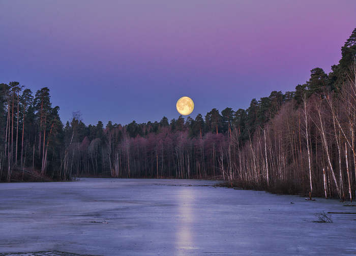 Закат Луны.
