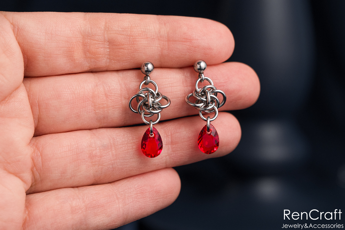   28 ,  12 ,     1.6 .