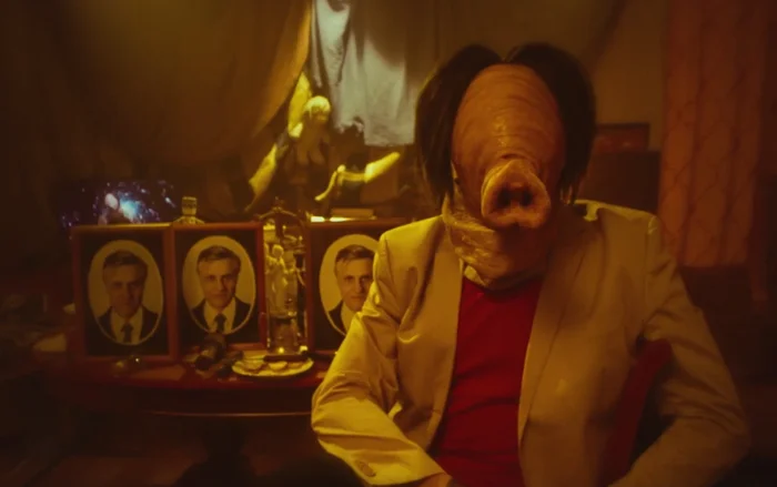 Внутри каракурта (2025) российский независимый трэш хоррор, который уже можно посмотреть Фильмы, Советую посмотреть, Актеры и актрисы, Новости кино и сериалов, Фильмы ужасов, Трэш, Коронавирус, Артхаус, Ужасы, Вертикальное видео, Новинки кино, Российское кино, Животные, Юмор, Домашние животные, Еда, Премьера, Полиция, Медицина, Видео, Видео ВК, Длиннопост