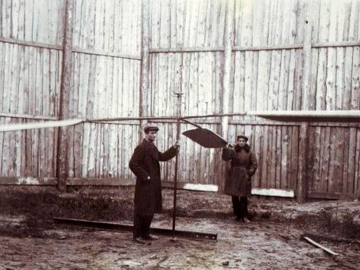  .. , 1933   , , , ,   , , , ,  , 1930-, 