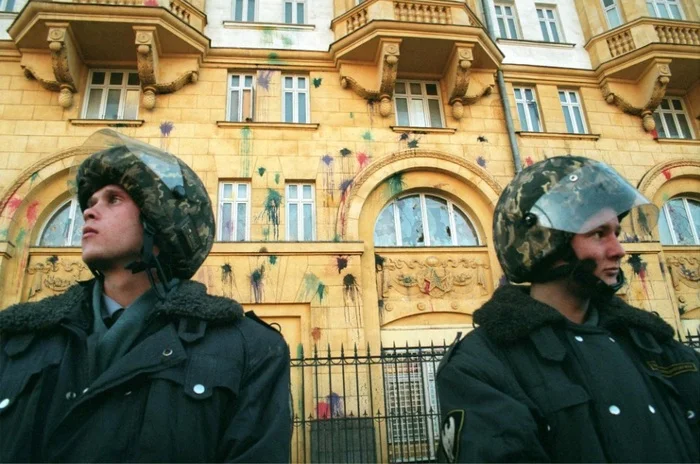 Интересные фотографии 90 -х (часть 114) 90-е, Детство 90-х, Ностальгия, Знаменитости, Фотография, Эпоха, Что? Где? Когда?, Борис Крюк, Лада Дэнс, Константин Хабенский, Пейджер, Юрий Никулин, Scooter, Анфиса Чехова, Андрей Губин, Ширли-мырли, Кирилл Андреев, Угадай мелодию, Валдис Пельш, Борис Ельцин, Длиннопост