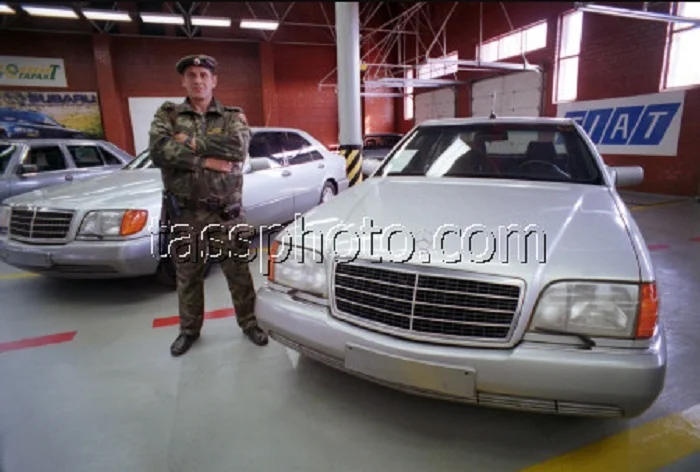 Интересные фотографии 90 -х (часть 113) 90-е, Детство 90-х, Ностальгия, Фотография, Эпоха, Знаменитости, Наоми Кэмпбелл, Roxette, Афганцы, Михей, Фильм Брат, Леня голубков, Группа Отпетые мошенники, Якубович, Кабаре-дуэт «Академия», Подборка, Длиннопост