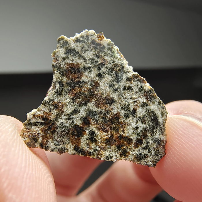 Кусок метеорита, который старше планеты Земля