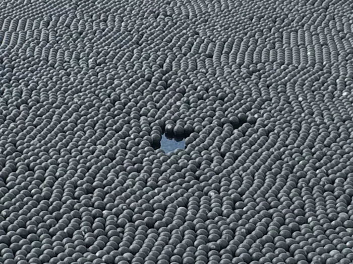 Озеро черных шаров в Лос-Анжелесе Земля, Планета Земля, Длиннопост