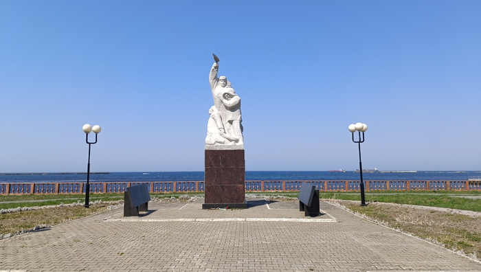 Установлен 1 июля 1967 года, объект культурного наследия регионального значения.