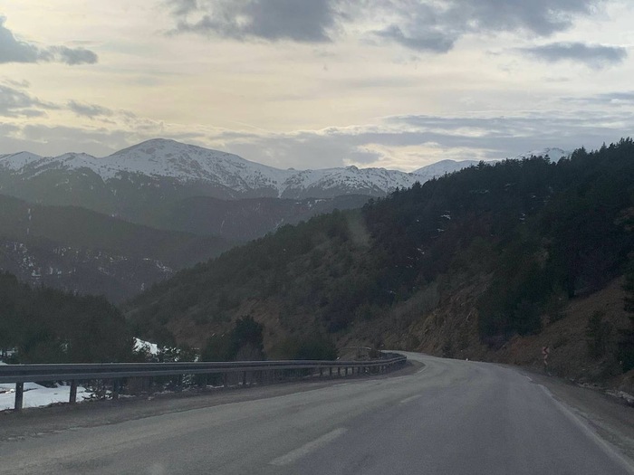 Просто какая-то дорога в горах на обратном пути