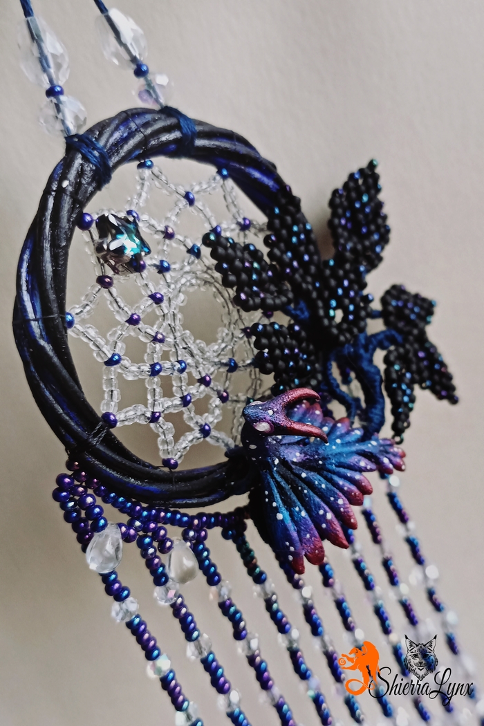 Дракон тоже ручной работы - от мастерской Хонтор. Любимый соавтор.