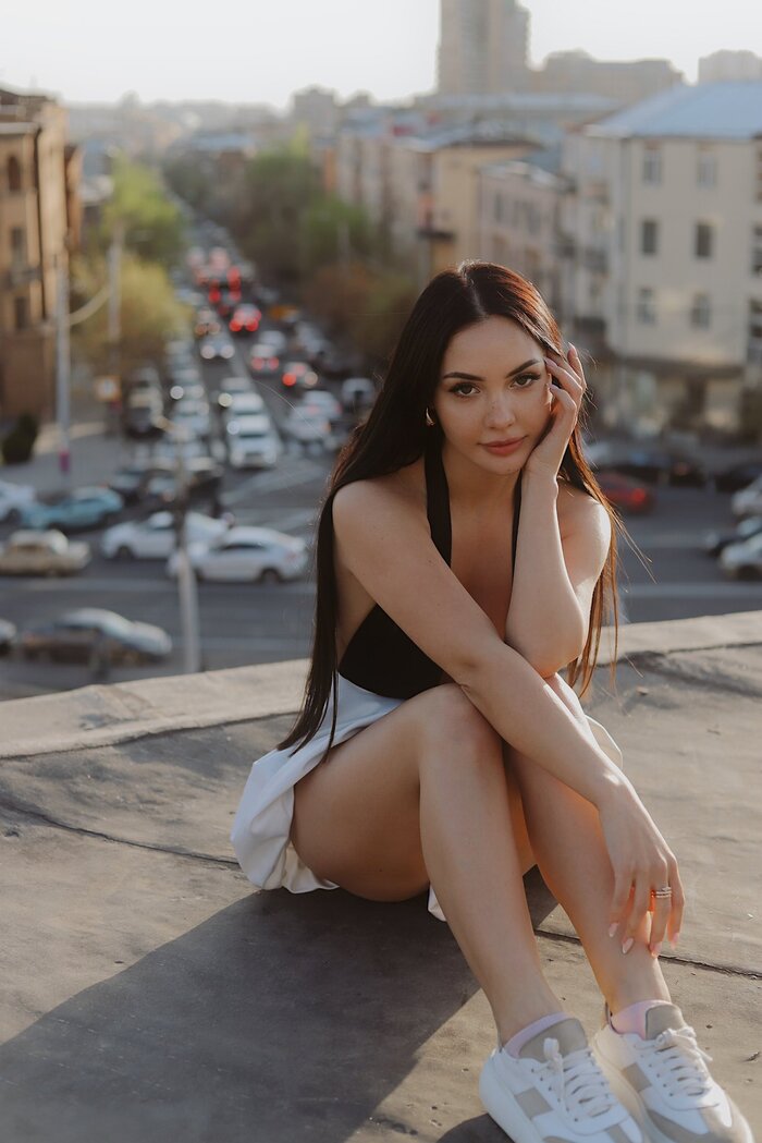 Tina Azarenok , ,  , , , 
