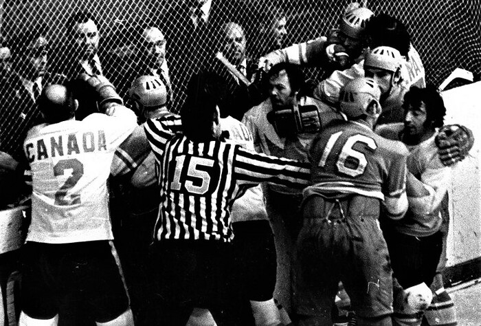 Думаю, кто постарше это прекрасно помнят. А тем, кто помоложе - предлагаю посмотреть в сети видео этого эпического матча.