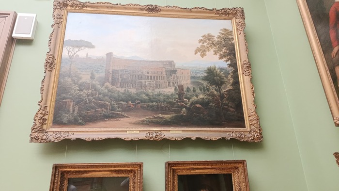 Вид на Колизей. Многие пейзажи изображают итальянскую природу, наверное художники уезжали на учебу у мастеров в Италию. Как бы 18 век.