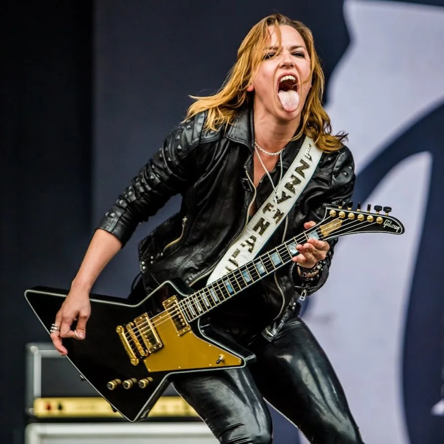 HALESTORM остороооожно выдали brand new сингл 2025 года и даже себя не показали... Может новый альбом не за горами? Сингл ОТЛИЧНЫЙ - Metal, Alternative Metal, Alternative, США, Видео, YouTube, Длиннопост, Серия ALTERNATIVE METALALTERNATIVE ROCK