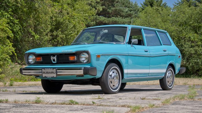 «Subaru DL Station Wagon», 1976 года выпуска. На таком автомобиле ездила Деббора Фитцджон.