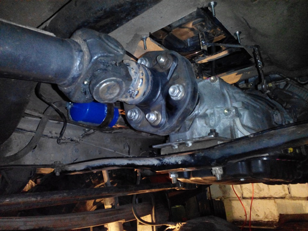 Под кардан сделали переходную втулку и благополучно сварили его из двух разных карданов.