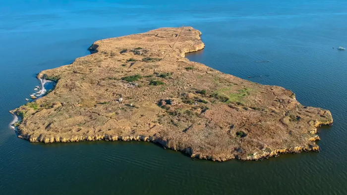 Остров Березань в Черном море