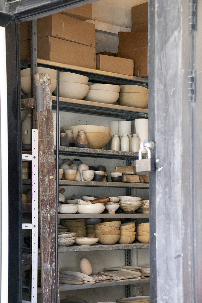 А ещё в открытые двери можно заглядывать