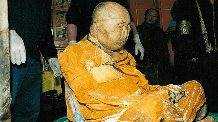 Останки Итигэлова сразу после эксгумации в 2002 году