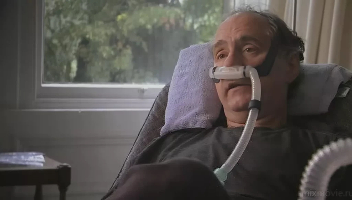 Кадр из документального фильма «Суицидальный туризм» (2007 год) про неизлечимо больного британца, отправившегося на эвтаназию в Швейцарию