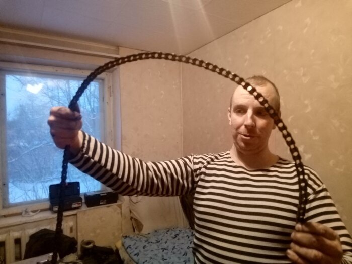 Так выглядит приводная, мопедная цепь после зимней эксплуатации. Чутьчуть не сомкнул в поперечной направлении.