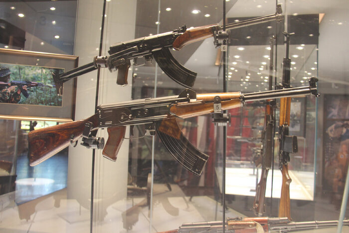  : -454 (5)  -517 (6)