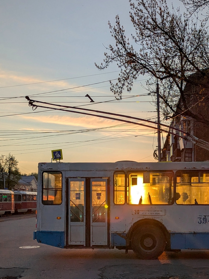 Солнечный троллейбус