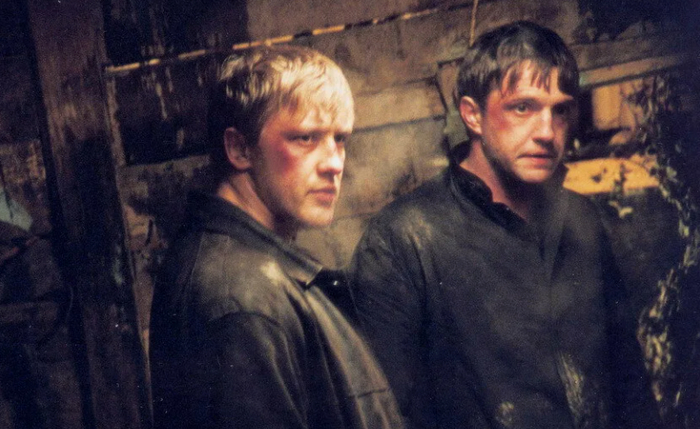 Говорят, что на отчислении авторских прав за использование рингтона из "Бумера" Шнуров потом заработал около миллиона долларов.