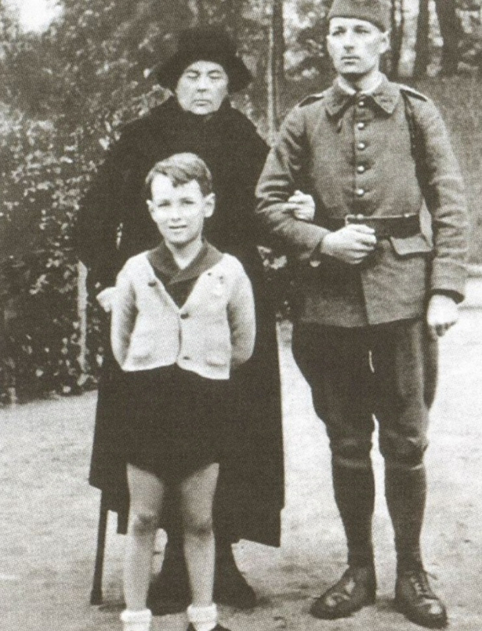 Сын Колчака со своим сыном