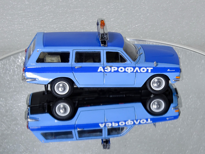 Рис. 11. Электрифицированная и доработанная модель автомобиля сопровождения ГАЗ-24-02 «Волга» Аэрофлот Эскорт (Вид справа)