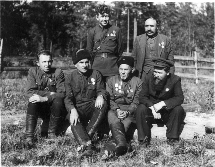    .             . 1943