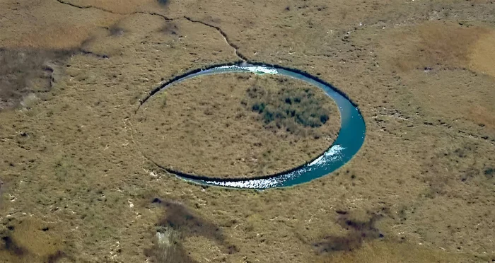 Загадочный круглый остров Эль-Охо, вращающийся вокруг своей оси: на озере в Аргентине Остров, Аргентина, Круг, Дикая природа, Яндекс Дзен, Яндекс Дзен (ссылка), Длиннопост Загадочный круглый остров Эль-Охо, вращающийся вокруг своей оси: на озере в Аргентине Остров, Аргентина, Круг, Дикая природа, Яндекс Дзен, Яндекс Дзен (ссылка), Длиннопост