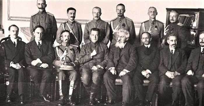 Прекрасно понимая, что без платежных средств населению Империи не обойтись