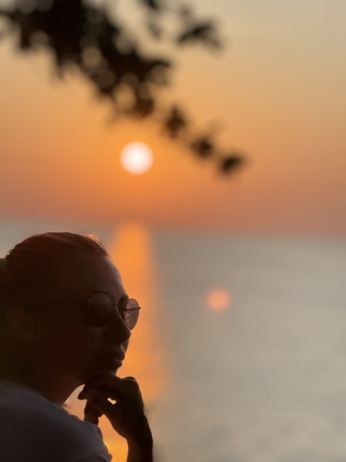 Так как девушка была с парнем подходить и предлагать скинуть фото не стал. Февраль 2025, Пхукет.