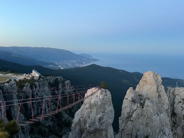 Вид со смотровой на Ай-Петри.