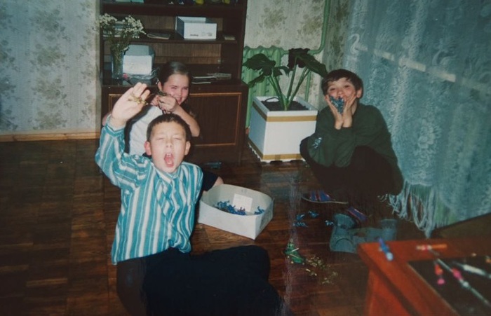 Дата создания Битвы Фэнтези рознятся, но у меня вот есть фото 1998-го, где есть 4 отряда уже (хотя компания может еще не создала сам мир варгейма и тд)