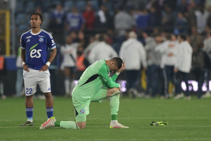 <a href="https://pikabu.ru/story/futbolnyiy_daydzhest_1619_maya_12759246?u=https%3A%2F%2Fcdn-s-www.dna.fr%2Fimages%2FCDB5FCA3-B206-47FC-9386-97D1889A4655%2FNW_raw%2Fguela-doue-sonne-djordje-petrovic-genou-a-terre-le-racing-a-rate-le-train-europeen-photo-thomas-toussaint-1747516221.jpg&t=%D0%98%D1%81%D1%82%D0%BE%D1%87%D0%BD%D0%B8%D0%BA%20%D1%84%D0%BE%D1%82%D0%BE&h=f4cbff67c15cbd353365e8f88774e5b6973fcecc" title="https://cdn-s-www.dna.fr/images/CDB5FCA3-B206-47FC-9386-97D1889A4655/NW_raw/guela-doue-sonne-djordje..." target="_blank" rel="nofollow noopener">Источник фото</a>