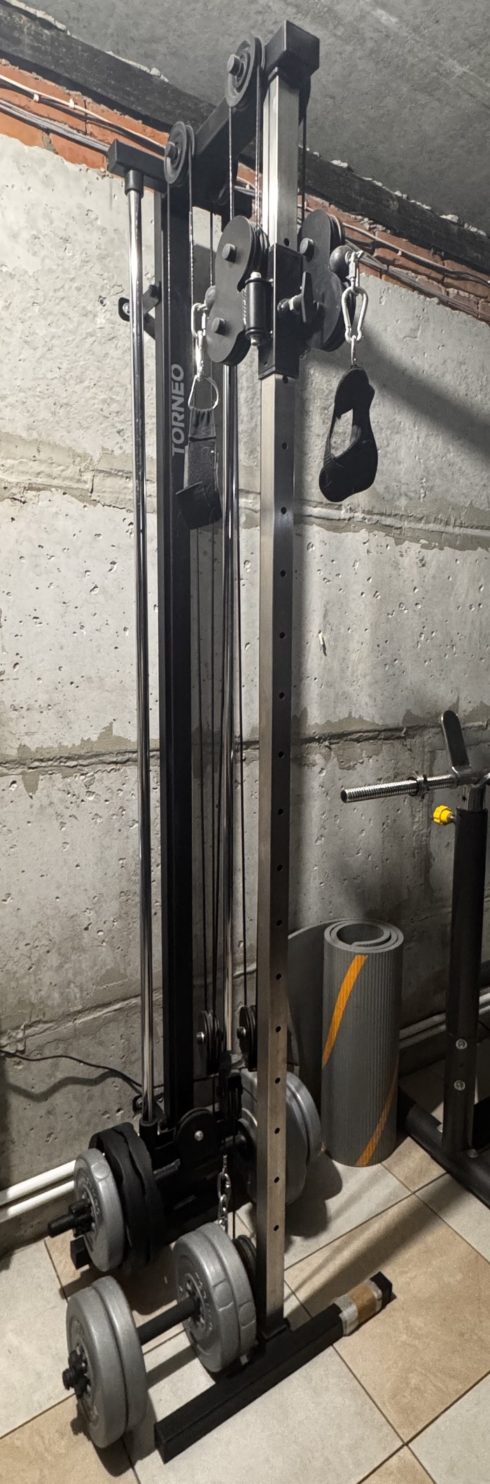 Тренажер для свободных весов, заменяет собой ВСЕ тренажеры для лечения спины. Но нужно знать технику тренировок