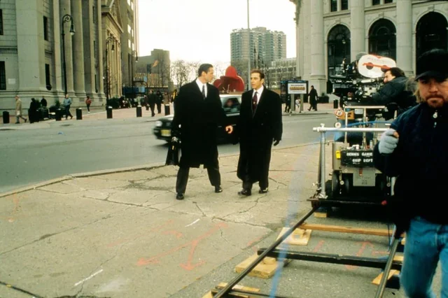 На съёмках фильма Адвокат дьявола (The Devil’s Advocate, 1997) Адвокат дьявола, Киану Ривз, Аль Пачино, Шарлиз Терон, Мистика, Голливуд, Фильмы, Советую посмотреть, Фото со съемок, Длиннопост На съёмках фильма Адвокат дьявола (The Devil’s Advocate, 1997) Адвокат дьявола, Киану Ривз, Аль Пачино, Шарлиз Терон, Мистика, Голливуд, Фильмы, Советую посмотреть, Фото со съемок, Длиннопост
