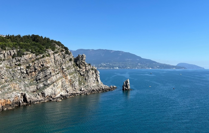 Вид с Ласточкиного гнезда на часть Ялты.