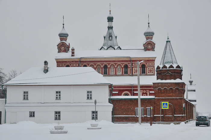 Никольский монастырь.