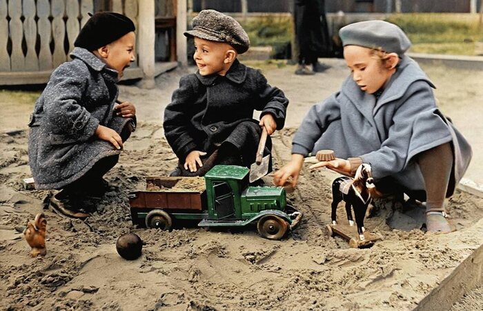 Фотограф: Юрий Абрамочкин . 1949 год.