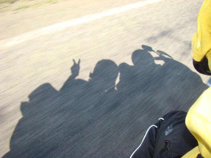 Каждый развлекается как может